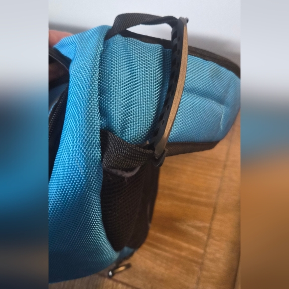 Aqua Travelpro Men's Backpack with Multiple Compartments - Picture 9 of 9